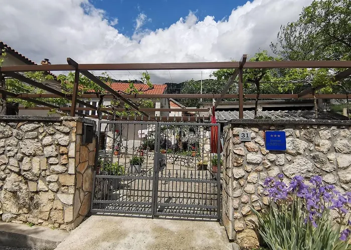 Maja Apartamento *