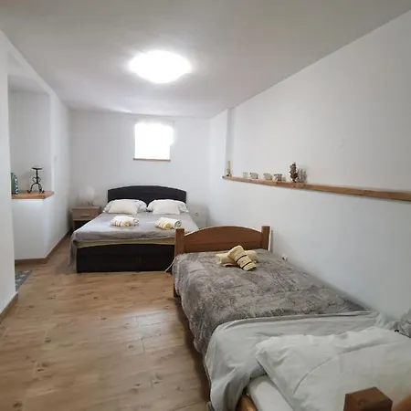 Apartament Maja *