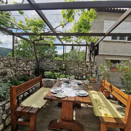 公寓 Maja 布里比尔