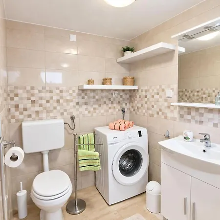 Apartman Maja *